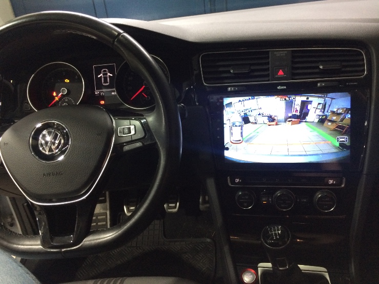 Montáž cúvacej kamery