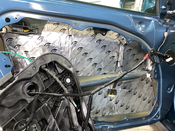 Tlmenie dverý Honda